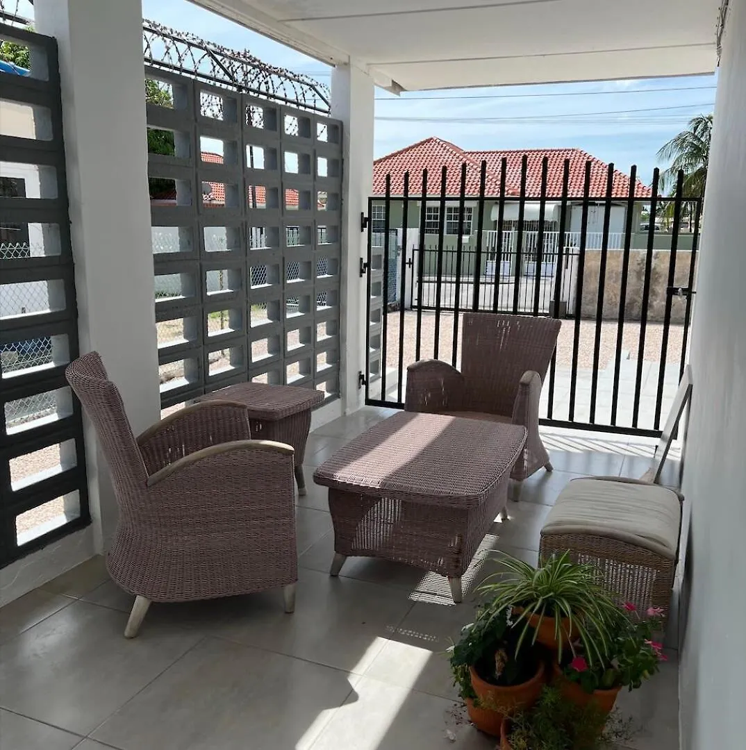 Casa Sonrisa - Centrally Located House With Plunge Pool Willemstad