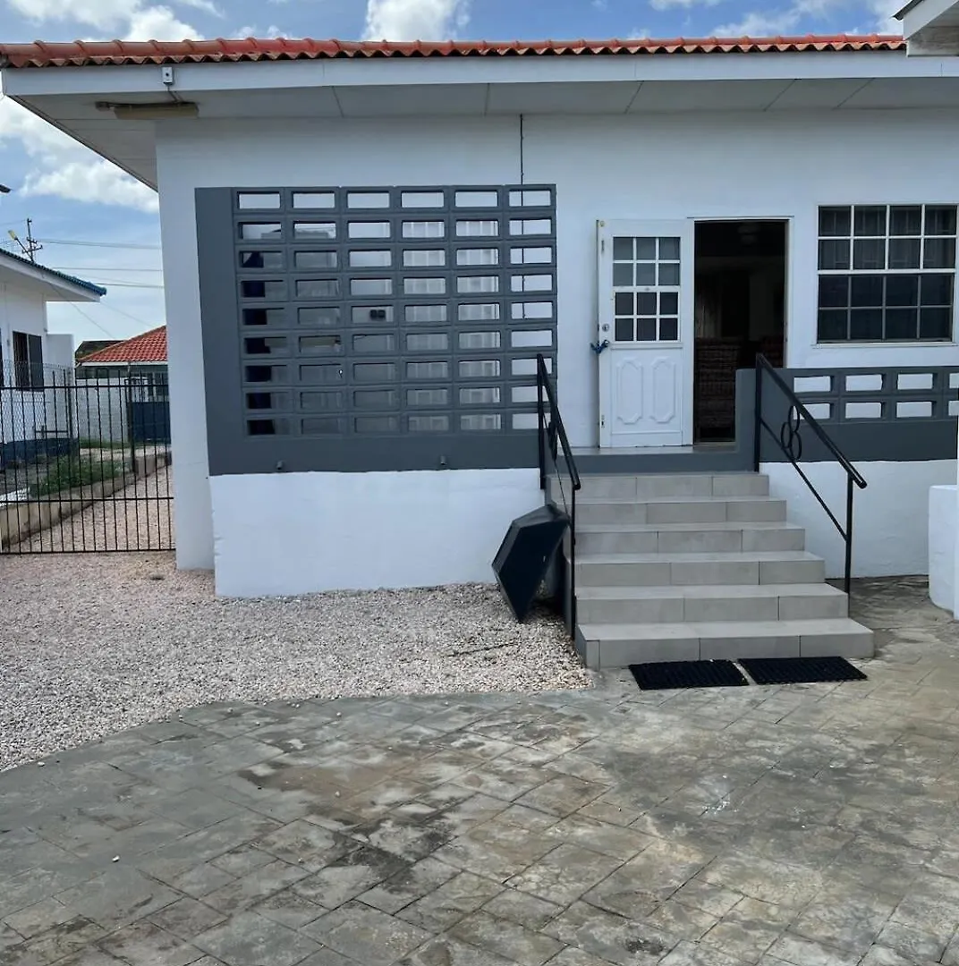 Casa Sonrisa - Centrally Located House With Plunge Pool Willemstad Holiday home