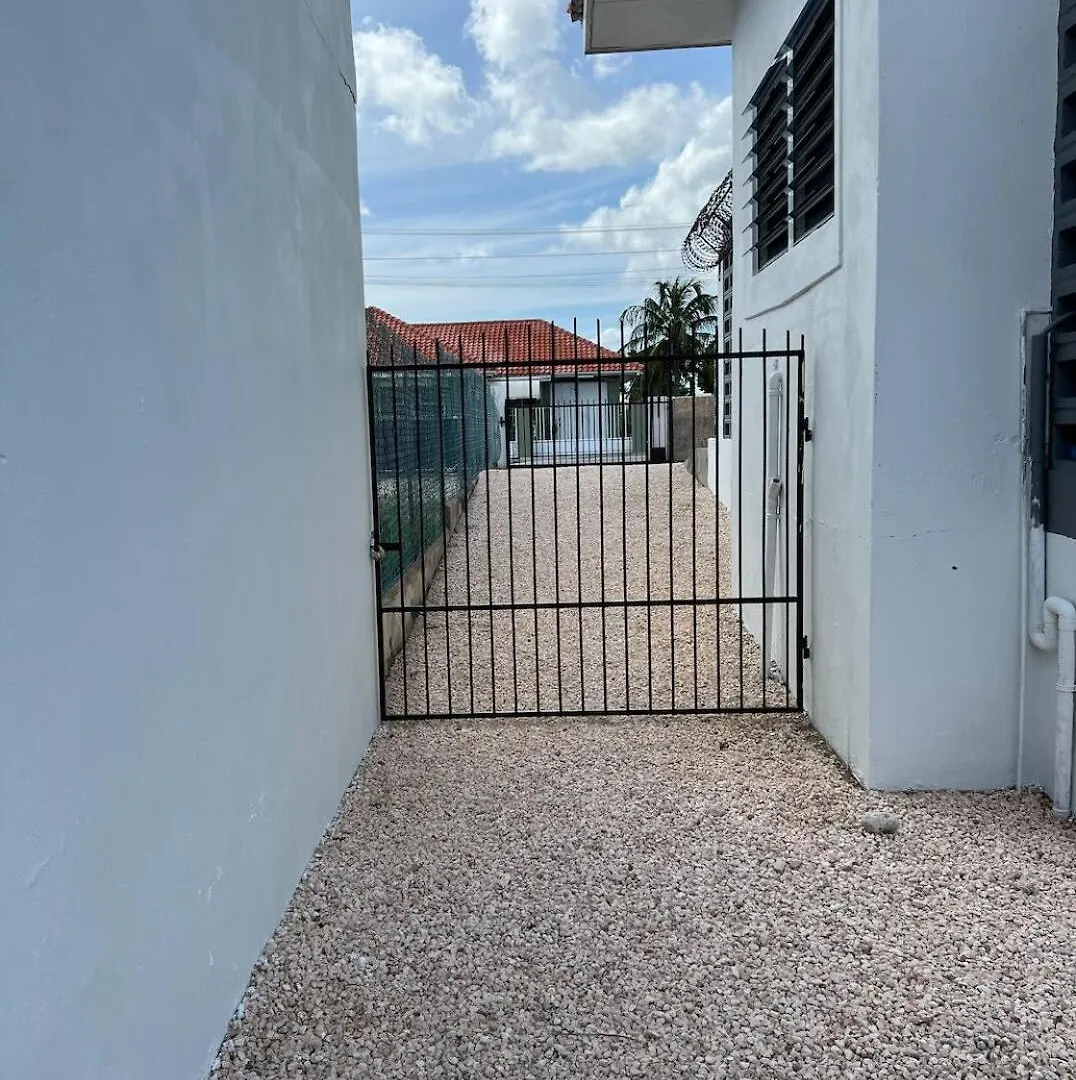 Casa Sonrisa - Centrally Located House With Plunge Pool Willemstad