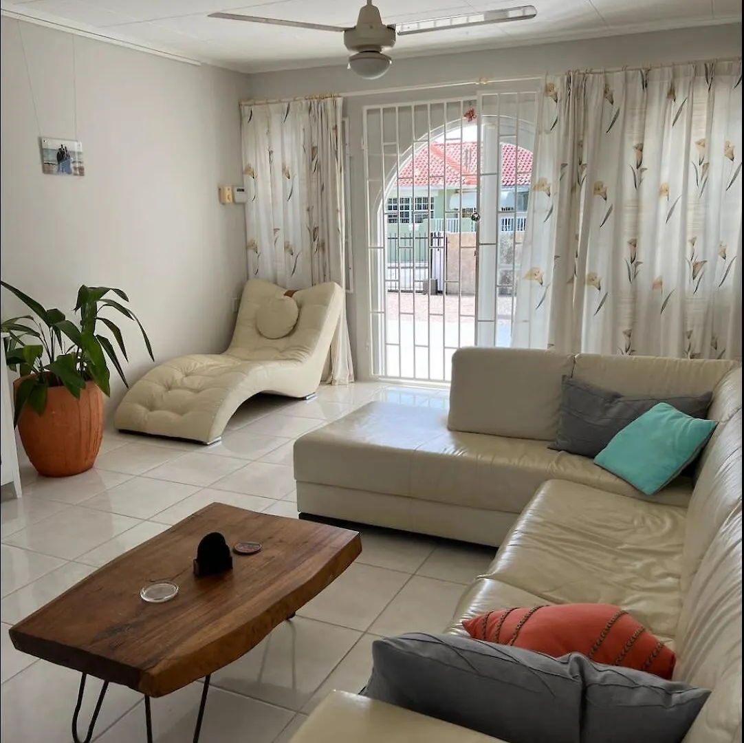 Casa Sonrisa - Centrally Located House With Plunge Pool Willemstad 0*,  Curacao